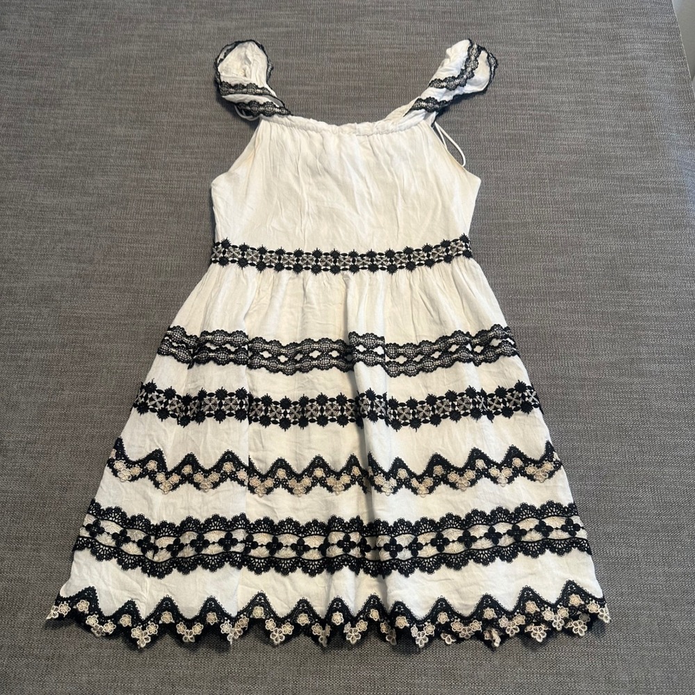 Alice + Olivia Dress Womens 10White Black Lace Ruffle Scalloped Mini
